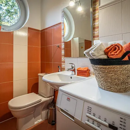 Apartment Komin Komín
